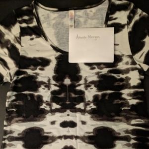 LuLaRoe Classic Tee NWOT small tie-dye